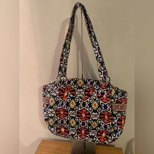 Vera Bradley Purse in Retired Sun Valley Print Front and Back Pockets
